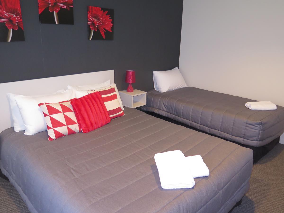Wheels And Reels Accommodation Mossburn Bagian luar foto
