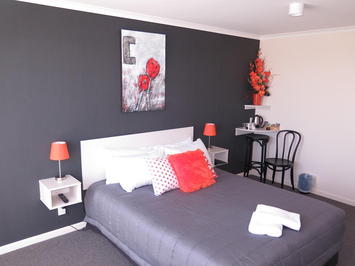 Wheels And Reels Accommodation Mossburn Bagian luar foto
