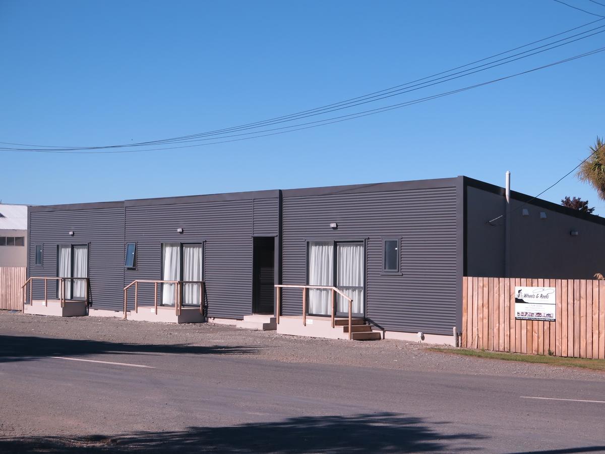 Wheels And Reels Accommodation Mossburn Bagian luar foto